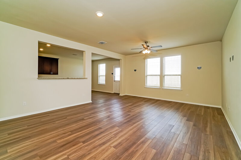 1,980/Mo, 258 Cobb Branch Dr Maxwell, TX 78656 Dining Room View