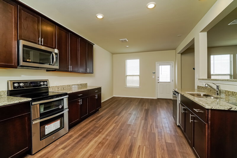 1,980/Mo, 258 Cobb Branch Dr Maxwell, TX 78656 Kitchen View