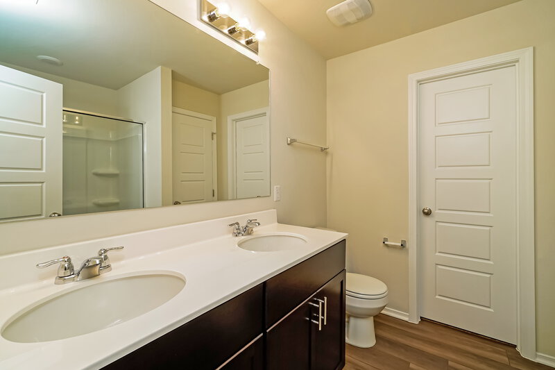 1,980/Mo, 258 Cobb Branch Dr Maxwell, TX 78656 Main Bathroom View