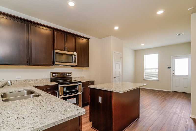 1,785/Mo, 252 Cobb Branch Dr Maxwell, TX 78656 Dining Room View 2