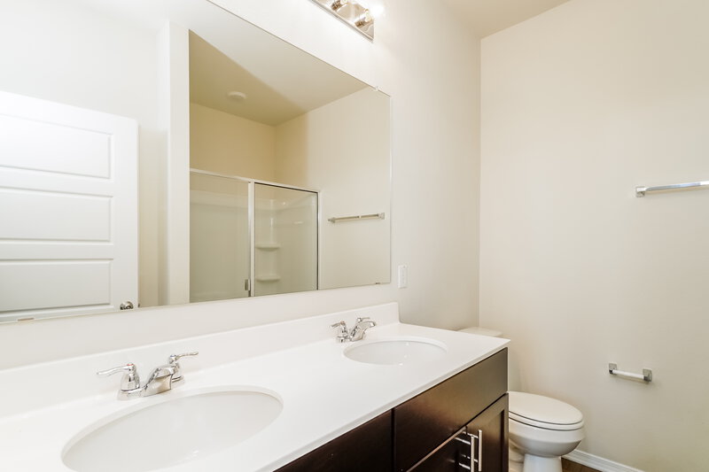 1,785/Mo, 252 Cobb Branch Dr Maxwell, TX 78656 Main Bathroom View