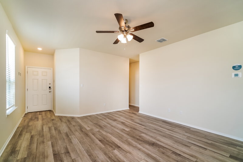 1,720/Mo, 244 Cobb Branch Dr Maxwell, TX 78656 Living Room View 2