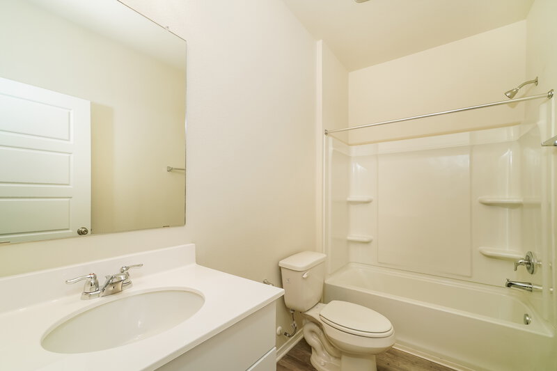 1,720/Mo, 244 Cobb Branch Dr Maxwell, TX 78656 Bathroom View
