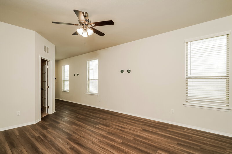 1,785/Mo, 222 Cobb Branch Dr Maxwell, TX 78656 Living Room View