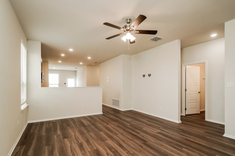 1,785/Mo, 222 Cobb Branch Dr Maxwell, TX 78656 Living Room View 3