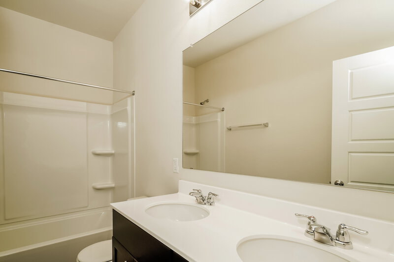 1,785/Mo, 222 Cobb Branch Dr Maxwell, TX 78656 Bathroom View