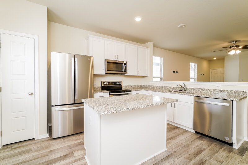 1,720/Mo, 214 Cobb Branch Dr Maxwell, TX 78656 Kitchen View