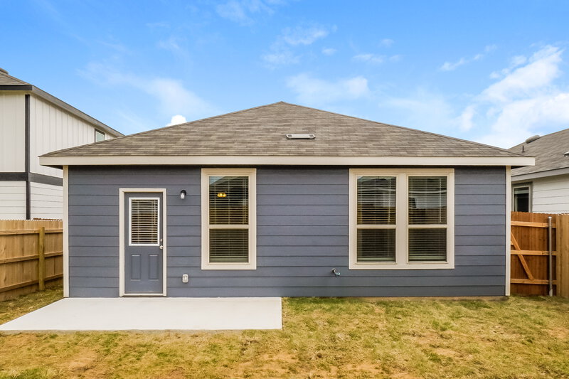 1,720/Mo, 214 Cobb Branch Dr Maxwell, TX 78656 Rear View