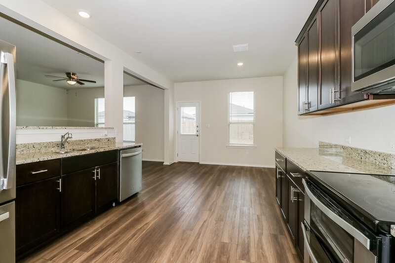 1,795/Mo, 206 Cobb Branch Dr Maxwell, TX 78656 Kitchen View 2