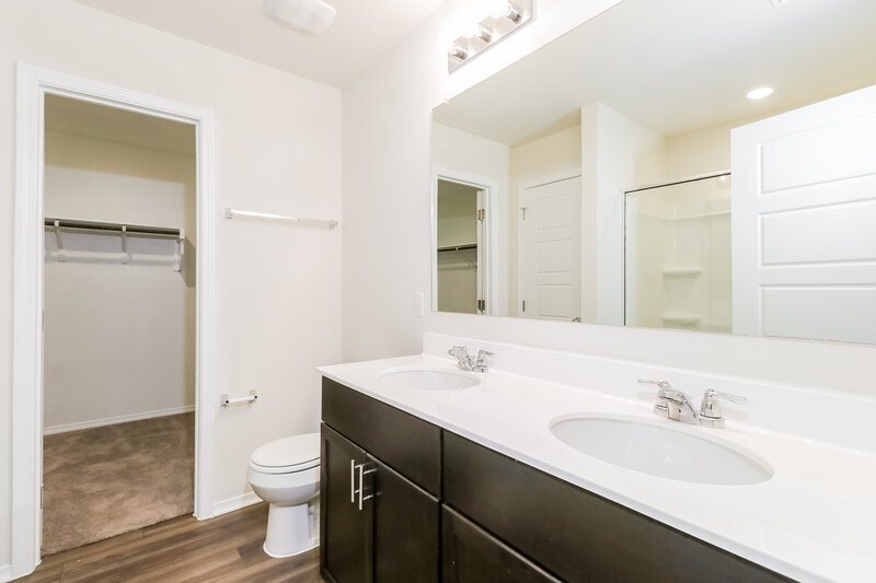 1,795/Mo, 206 Cobb Branch Dr Maxwell, TX 78656 Main Bathroom View
