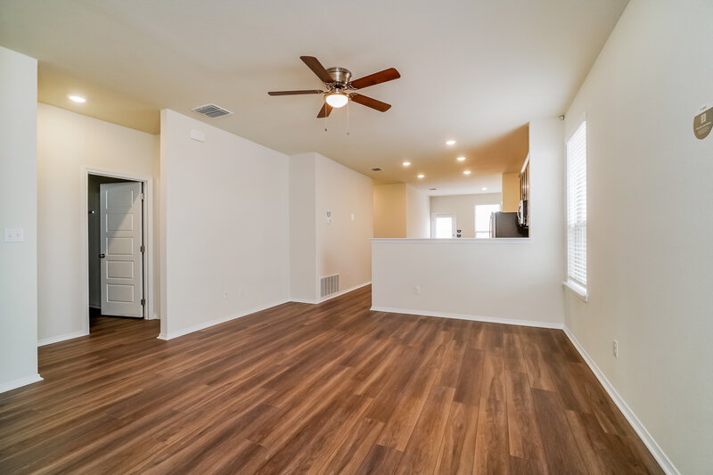 1,790/Mo, 200 Cobb Branch Dr Maxwell, TX 78656 Living Room View 3