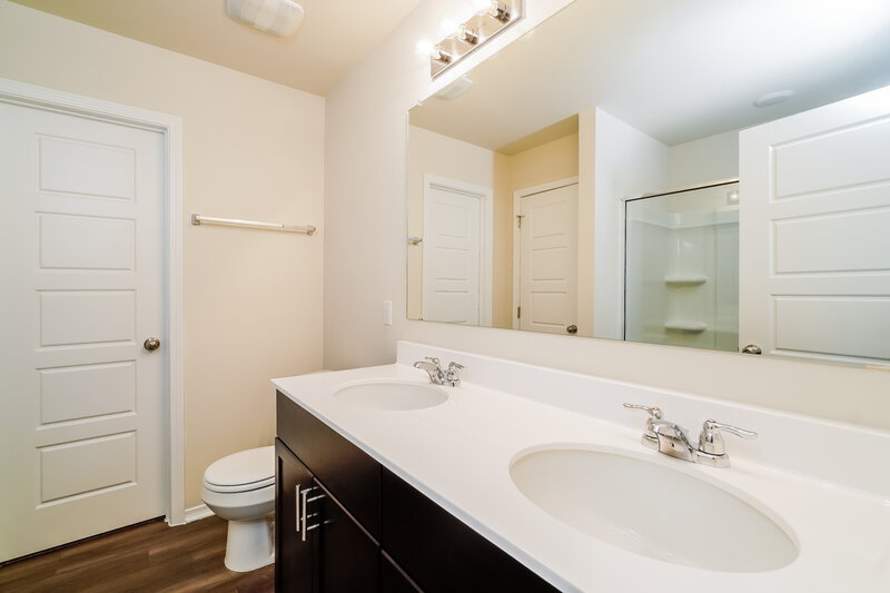 1,830/Mo, 176 Cobb Branch Dr Maxwell, TX 78656 Main Bathroom View