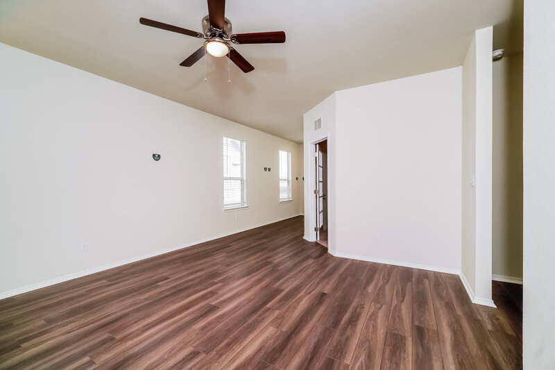 1,790/Mo, 170 Cobb Branch Dr Maxwell, TX 78656 Living Room View 2