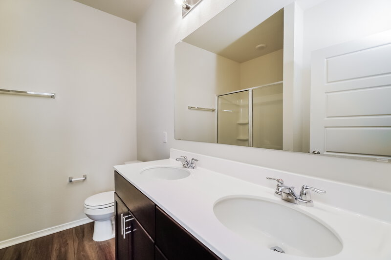 1,790/Mo, 170 Cobb Branch Dr Maxwell, TX 78656 Main Bathroom View
