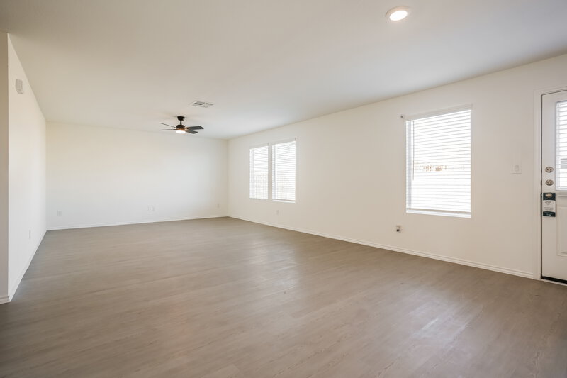2,590/Mo, 204 Dragonfly Park Hutto, TX 78634 Living Room View