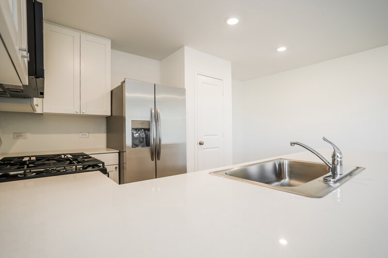 2,590/Mo, 204 Dragonfly Park Hutto, TX 78634 Kitchen View