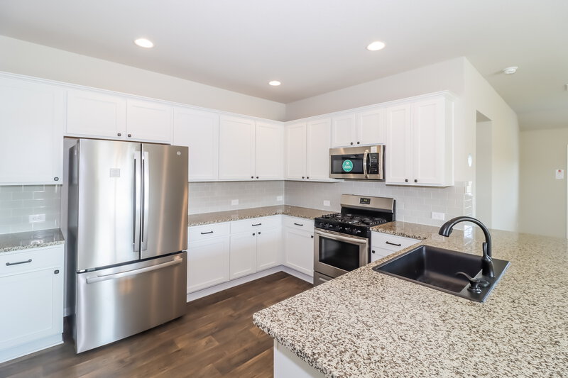 2,235/Mo, 307 Marimoor Dr Hutto, TX 78634 Kitchen View