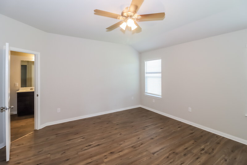 2,235/Mo, 307 Marimoor Dr Hutto, TX 78634 Main Bedroom View