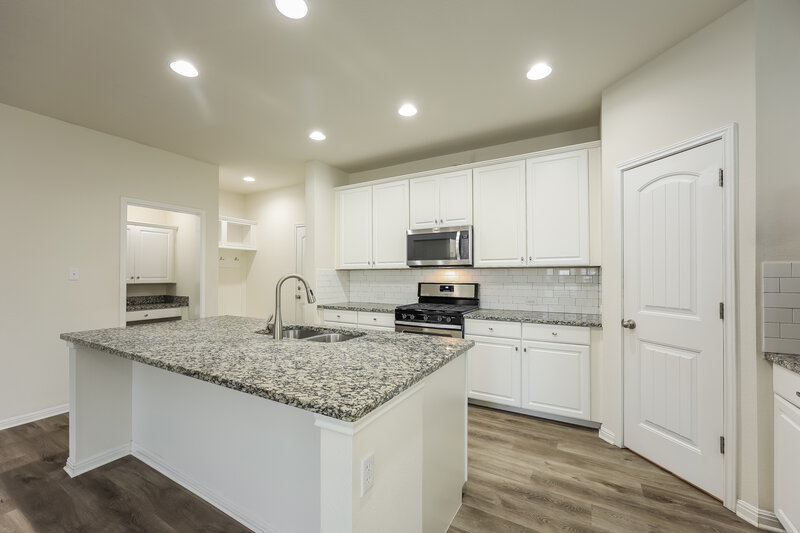 1,785/Mo, 200 Diamond Point Dr Dripping Springs, TX 78620 Kitchen View