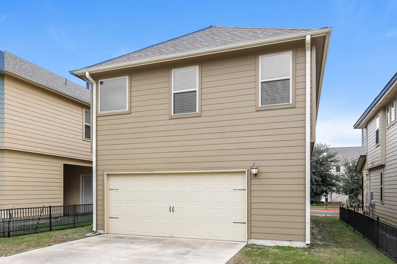 1,785/Mo, 200 Diamond Point Dr Dripping Springs, TX 78620 Rear View