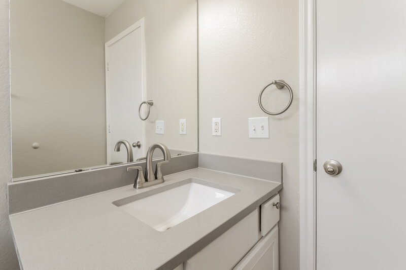 2,275/Mo, 2608 Hill Street Cove Round Rock, TX 78664 Bathroom View