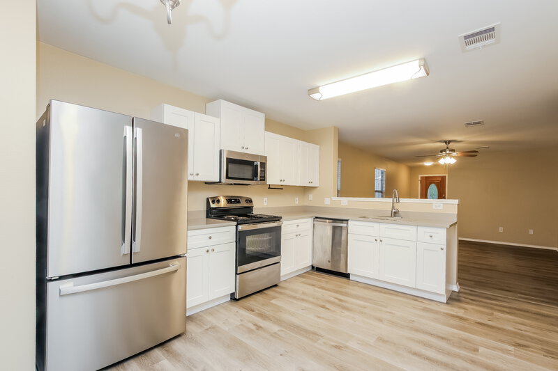 1,560/Mo, 13710 Merseyside Dr Pflugerville, TX 78660 Kitchen View