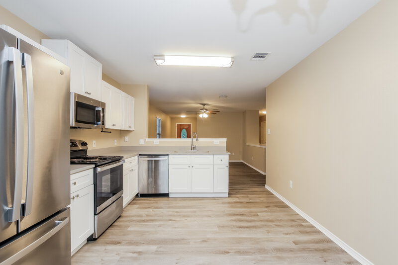 1,560/Mo, 13710 Merseyside Dr Pflugerville, TX 78660 Kitchen View 2