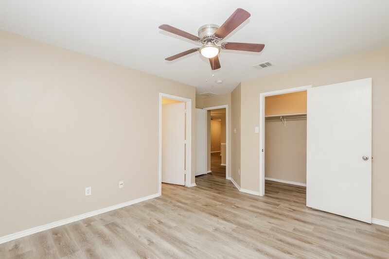 1,560/Mo, 13710 Merseyside Dr Pflugerville, TX 78660 Main Bedroom View 2