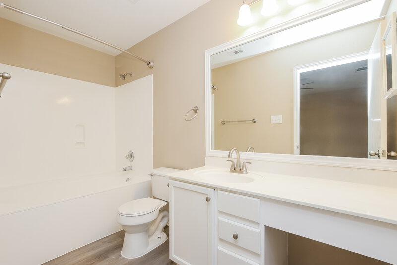 1,560/Mo, 13710 Merseyside Dr Pflugerville, TX 78660 Main Bathroom View