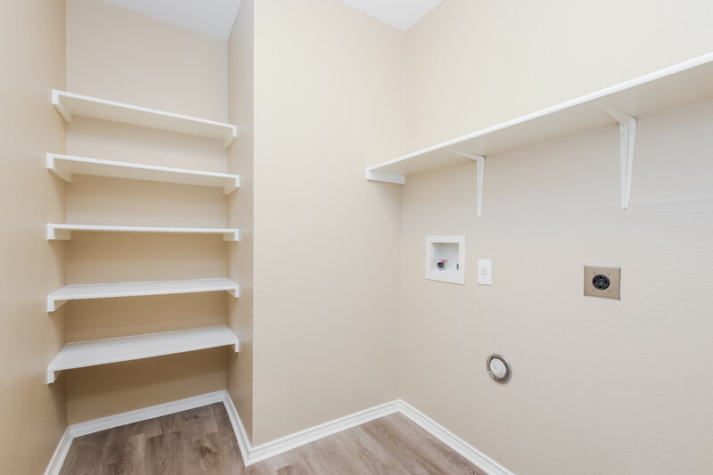 1,560/Mo, 13710 Merseyside Dr Pflugerville, TX 78660 Walk In Closet View