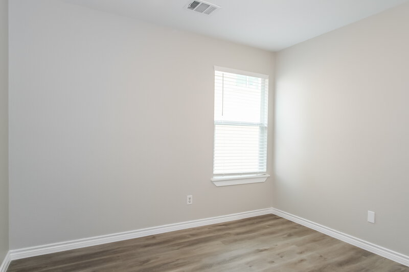 1,830/Mo, 104 Winecup Path Cedar Creek, TX 78612 Bedroom View 2