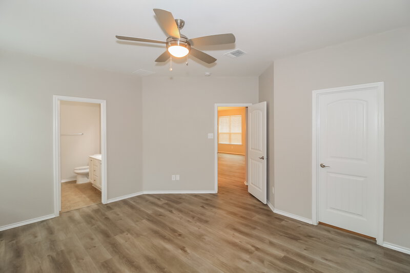 2,335/Mo, 445 Sheepshank Dr Georgetown, TX 78633 Main Bedroom View 2