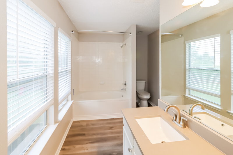 2,135/Mo, 2609 Byfield Dr Cedar Park, TX 78613 Main Bathroom View