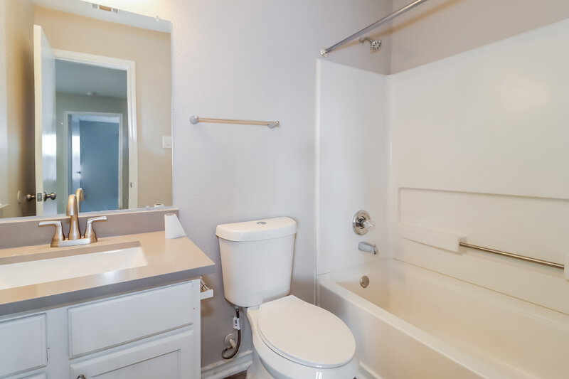 2,135/Mo, 2609 Byfield Dr Cedar Park, TX 78613 Bathroom View