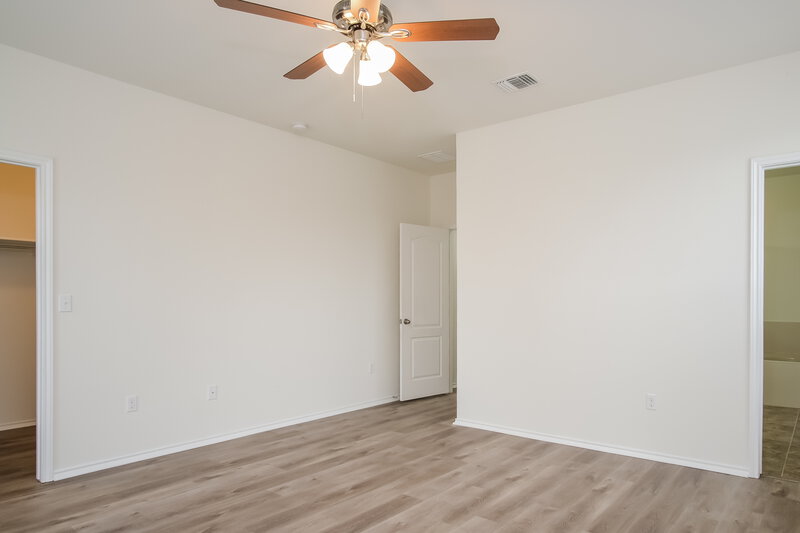 2,305/Mo, 1505 Verdana Dr Austin, TX 78753 Main Bedroom View 2