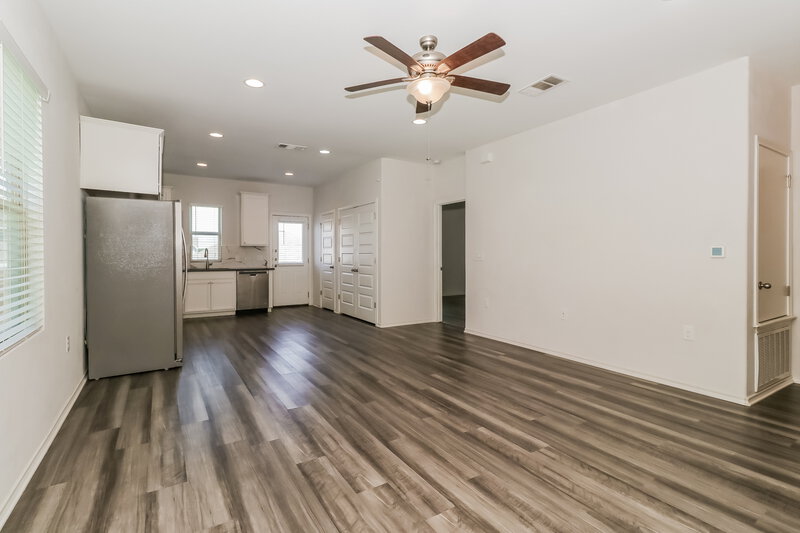 1,825/Mo, 13108 Foreston Dr Austin, TX 78754 Living Room View