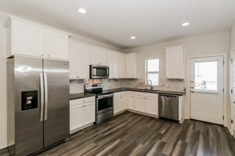 1,825/Mo, 13108 Foreston Dr Austin, TX 78754 Kitchen View 2