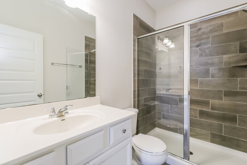 1,825/Mo, 13108 Foreston Dr Austin, TX 78754 Main Bathroom View