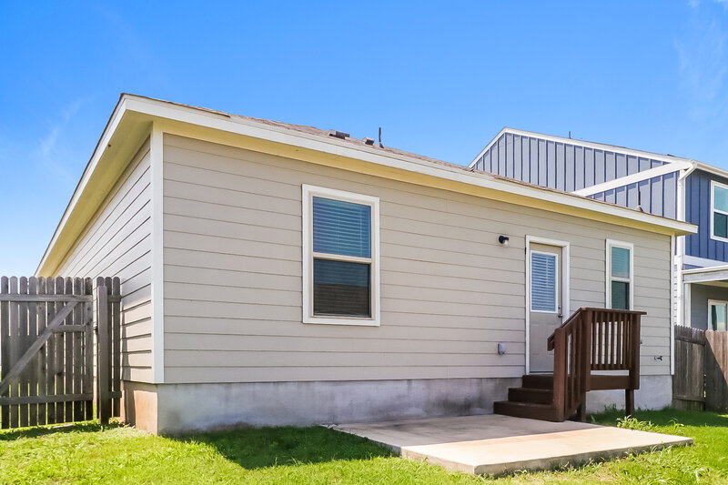 1,825/Mo, 13108 Foreston Dr Austin, TX 78754 Rear View