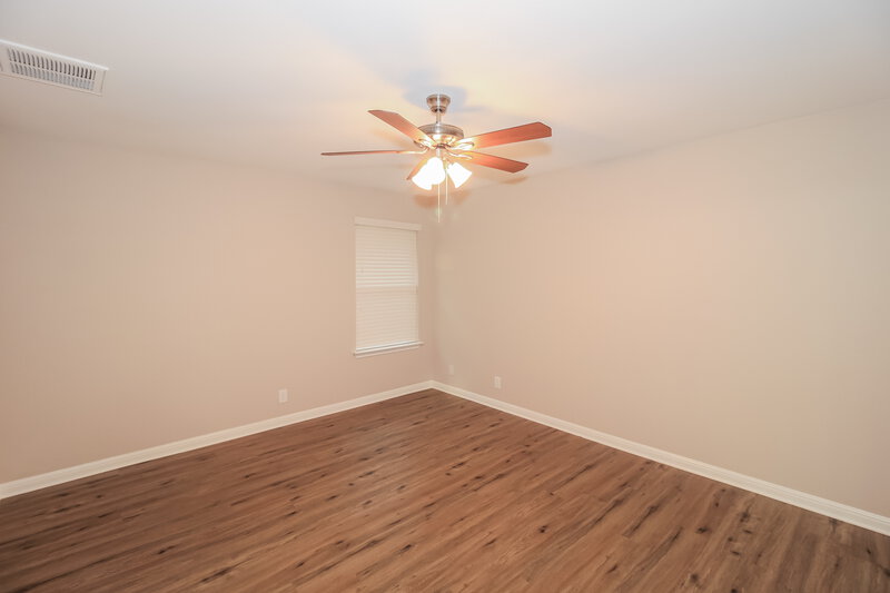 1,915/Mo, 212 Adriana Ln Hutto, TX 78634 Main Bedroom View
