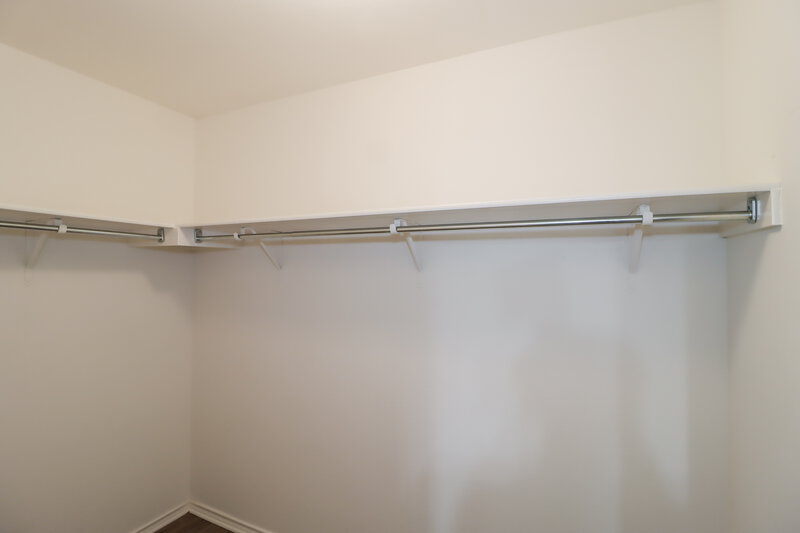 2,905/Mo, 300 Cliffwood Dr Georgetown, TX 78633 Walk In Closet View