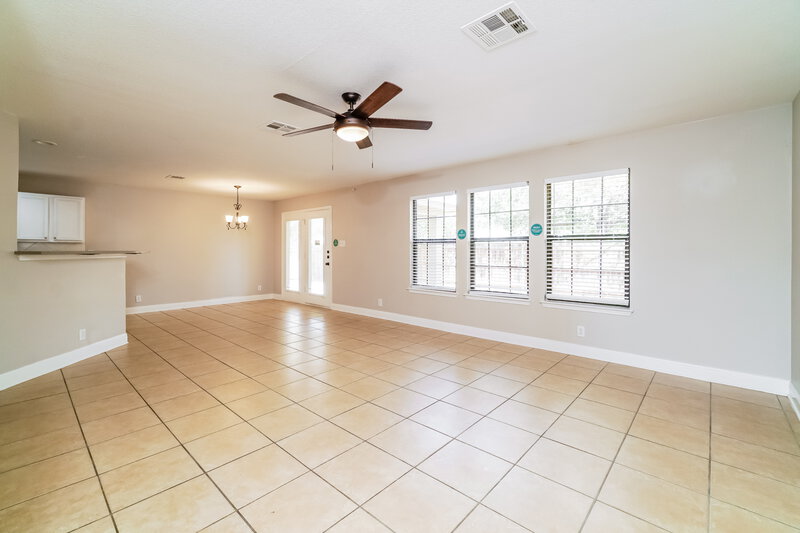 2,050/Mo, 101 Cermeno Cove Kyle, TX 78640 Living Room View
