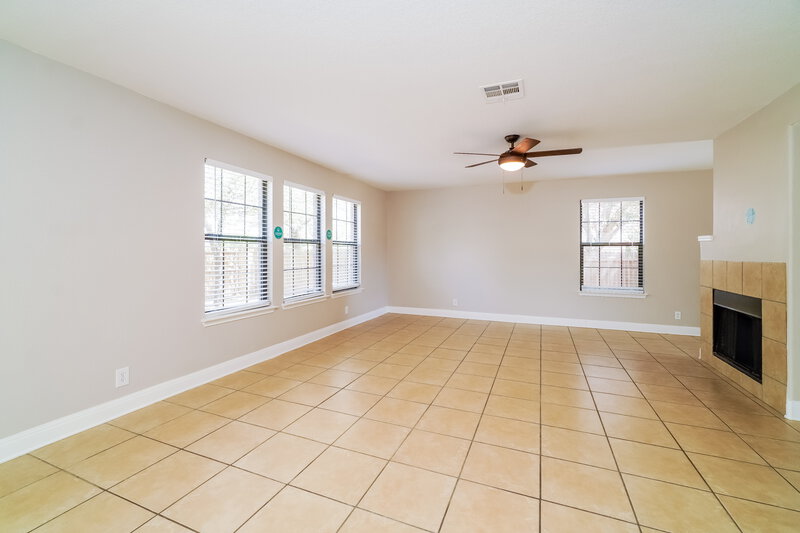 2,050/Mo, 101 Cermeno Cove Kyle, TX 78640 Living Room View 3