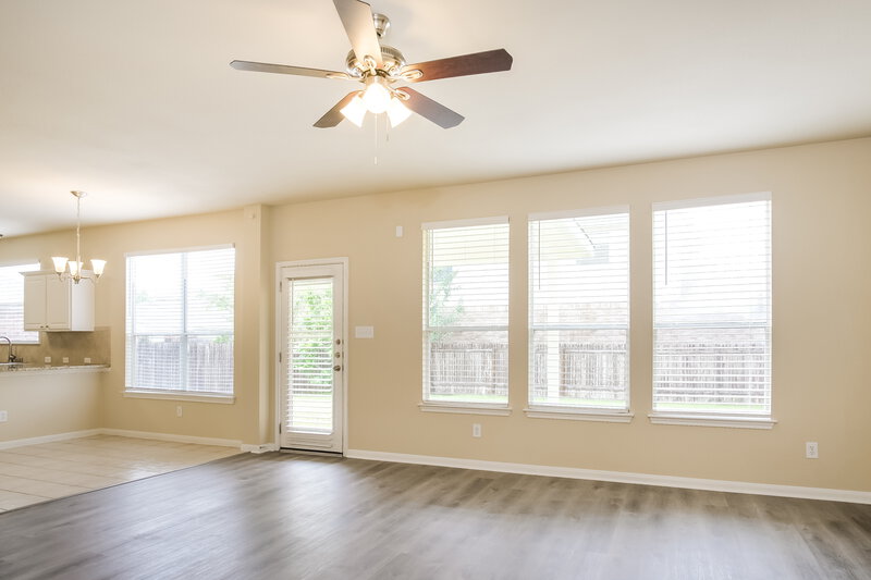 2,580/Mo, 18505 Silent Water Way Pflugerville, TX 78660 Living Room View 2