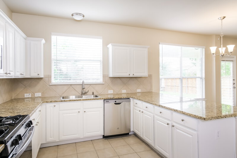 2,580/Mo, 18505 Silent Water Way Pflugerville, TX 78660 Kitchen View 2