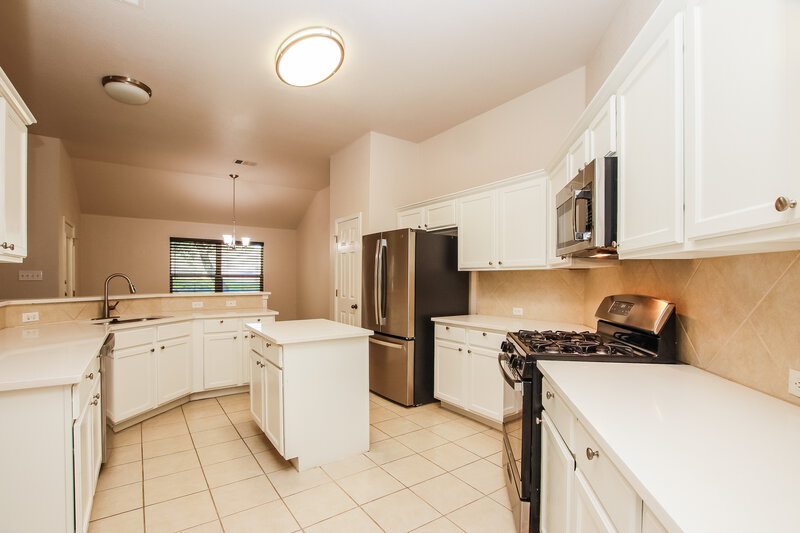 1,905/Mo, 1105 Wigwam Leander, TX 78641 Kitchen View 2