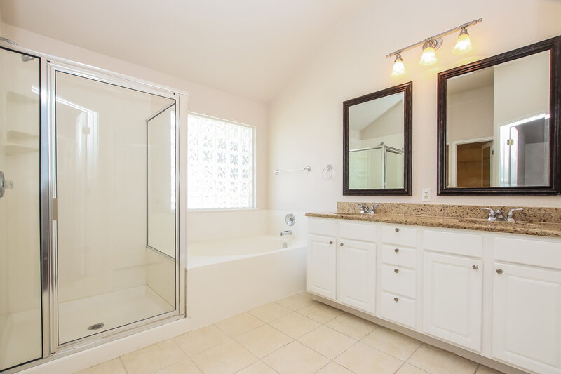 1,905/Mo, 1105 Wigwam Leander, TX 78641 Main Bathroom View