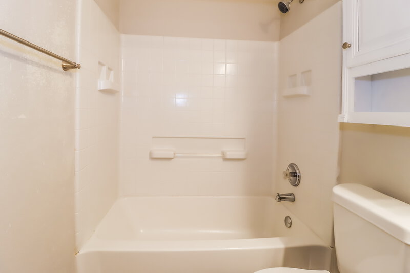 1,960/Mo, 3901 Bandice Ln Pflugerville, TX 78660 Bathroom View