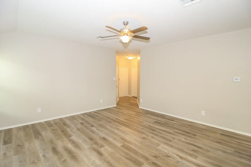2,190/Mo, 532 Shimek St Jarrell, TX 76537 Living Room View 3