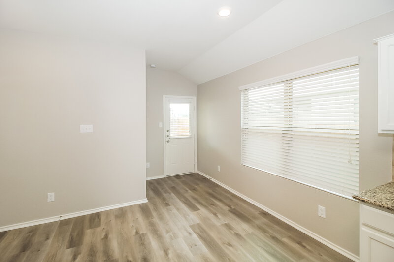 2,190/Mo, 532 Shimek St Jarrell, TX 76537 Dining Room View
